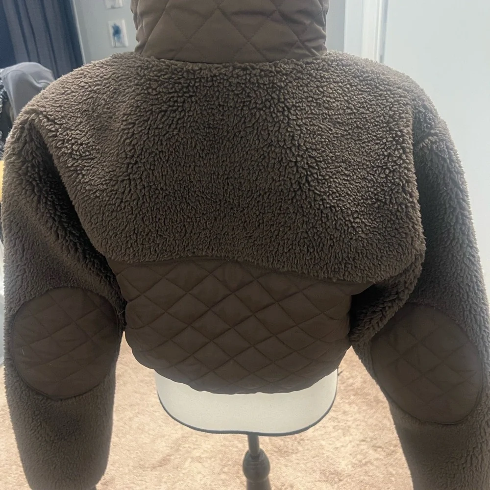 Sherpa Edge Bomber
Alo   Xsmall. NWOT. - Picture 8 of 14